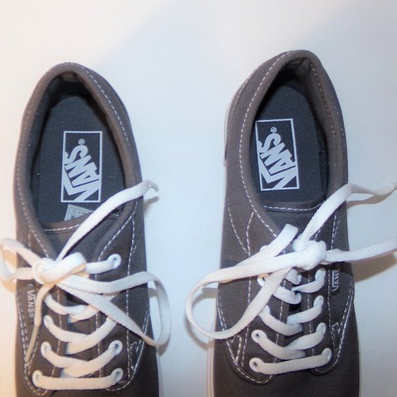 WOMENS VANS SIZE 8 GRAY AND WHITE SO NICE! - Picture 4 of 7
